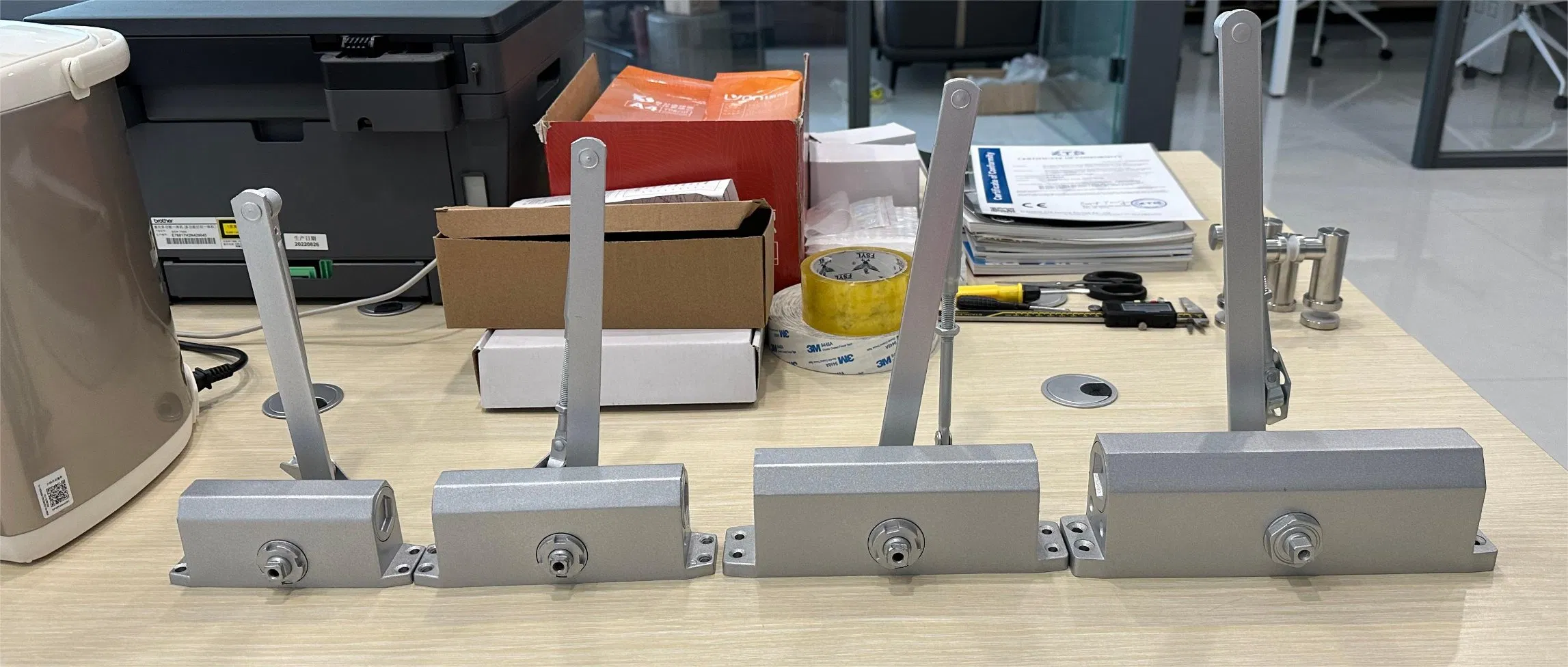 Automatic Door Closer Size 3~4 Suitable for Door Weight 45~120kg Spring Hydraulic