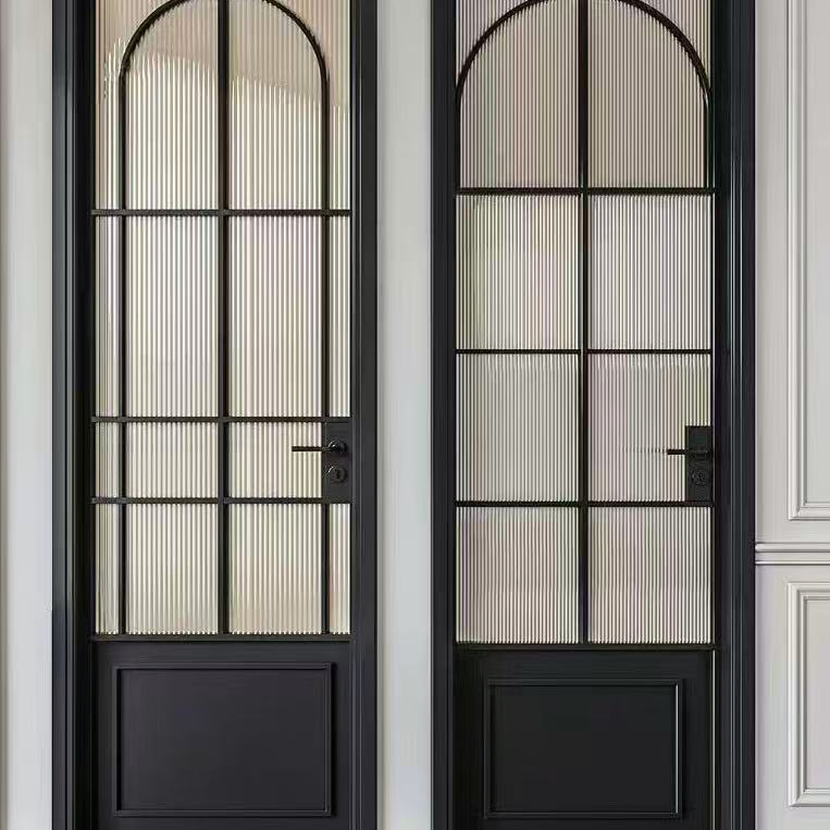 Современная комбинированная стеклянная дверь-купе + распашная для гостиной