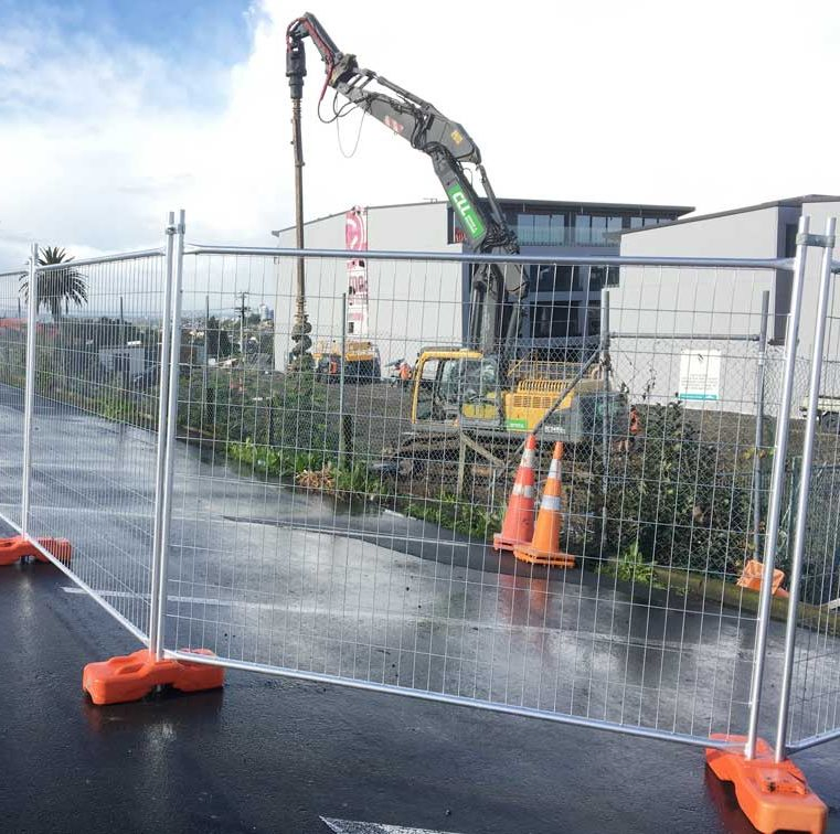 Versatile Temporary Fencing for Construction and Event Management