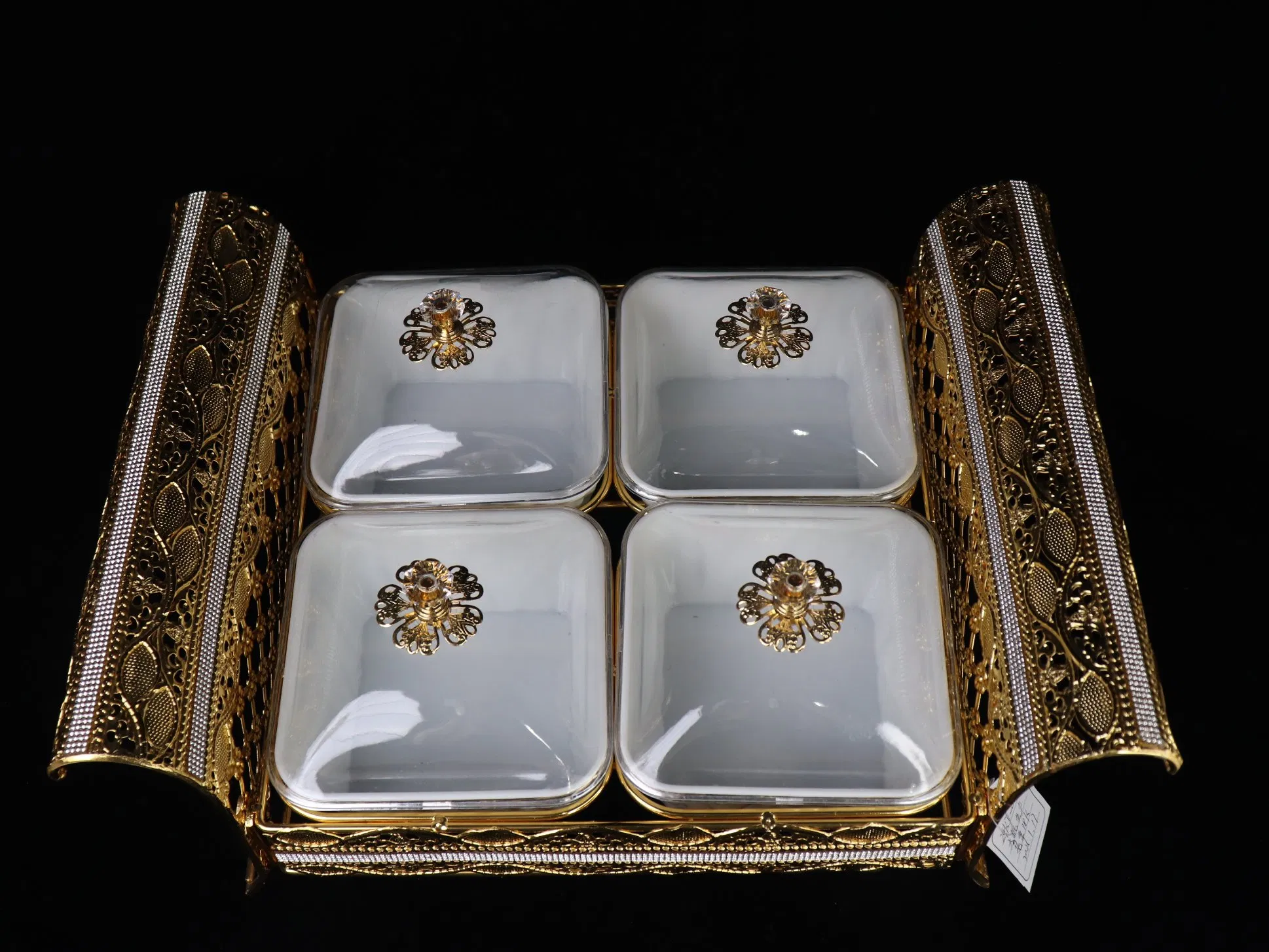 Home and Kitchen Supplies Gold-Plated Iron Frame with 4 Plastic Set