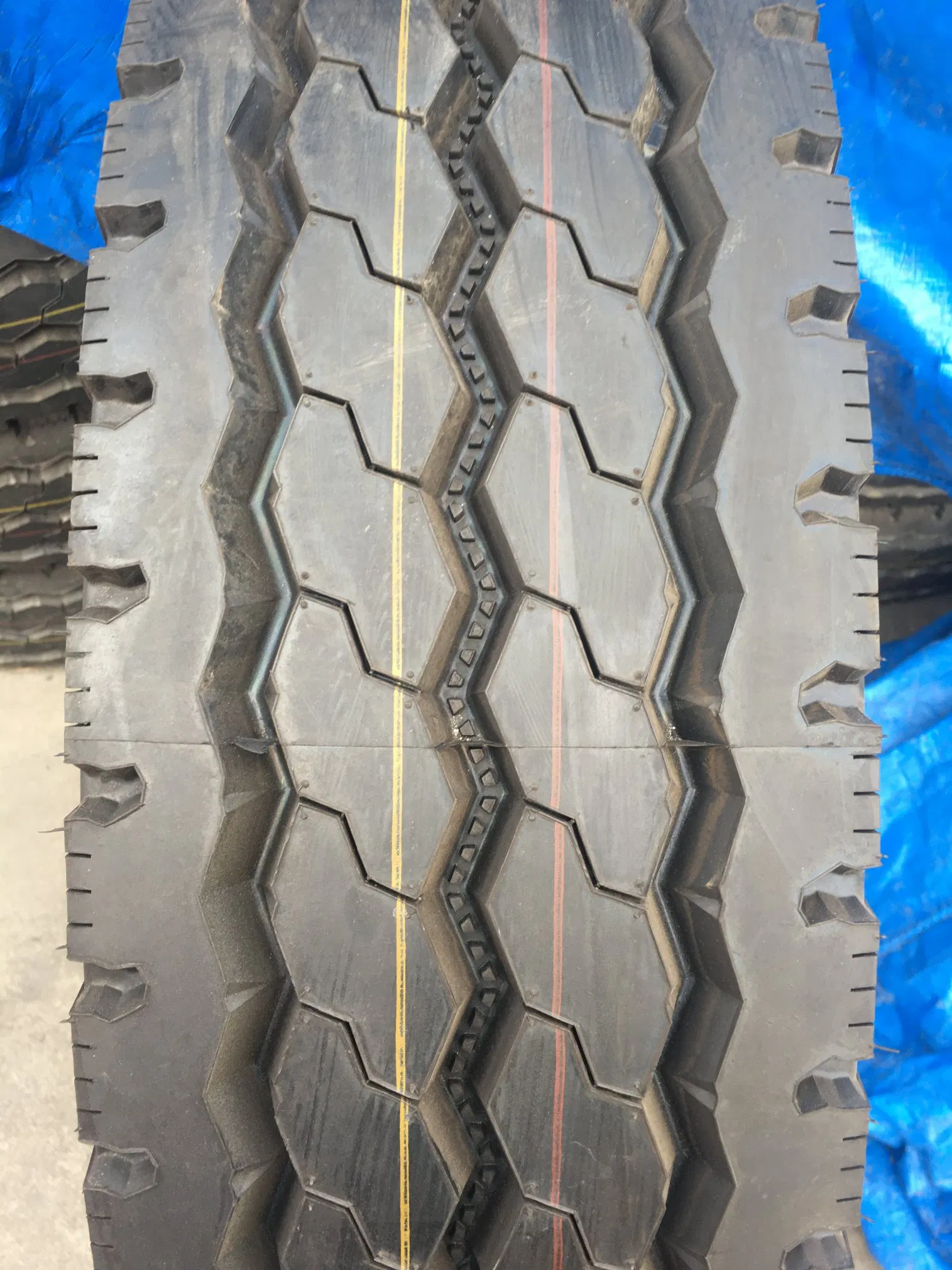 Constancy Brand Truck Tyres 11.00R20 Pattern 897 OEM Quality TBR Commercial Vehicle Fuel-Efficient All-Steel Tires