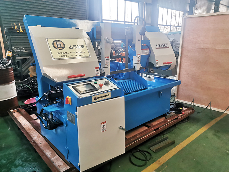 Ленточная пила по металлу полностью автоматическая