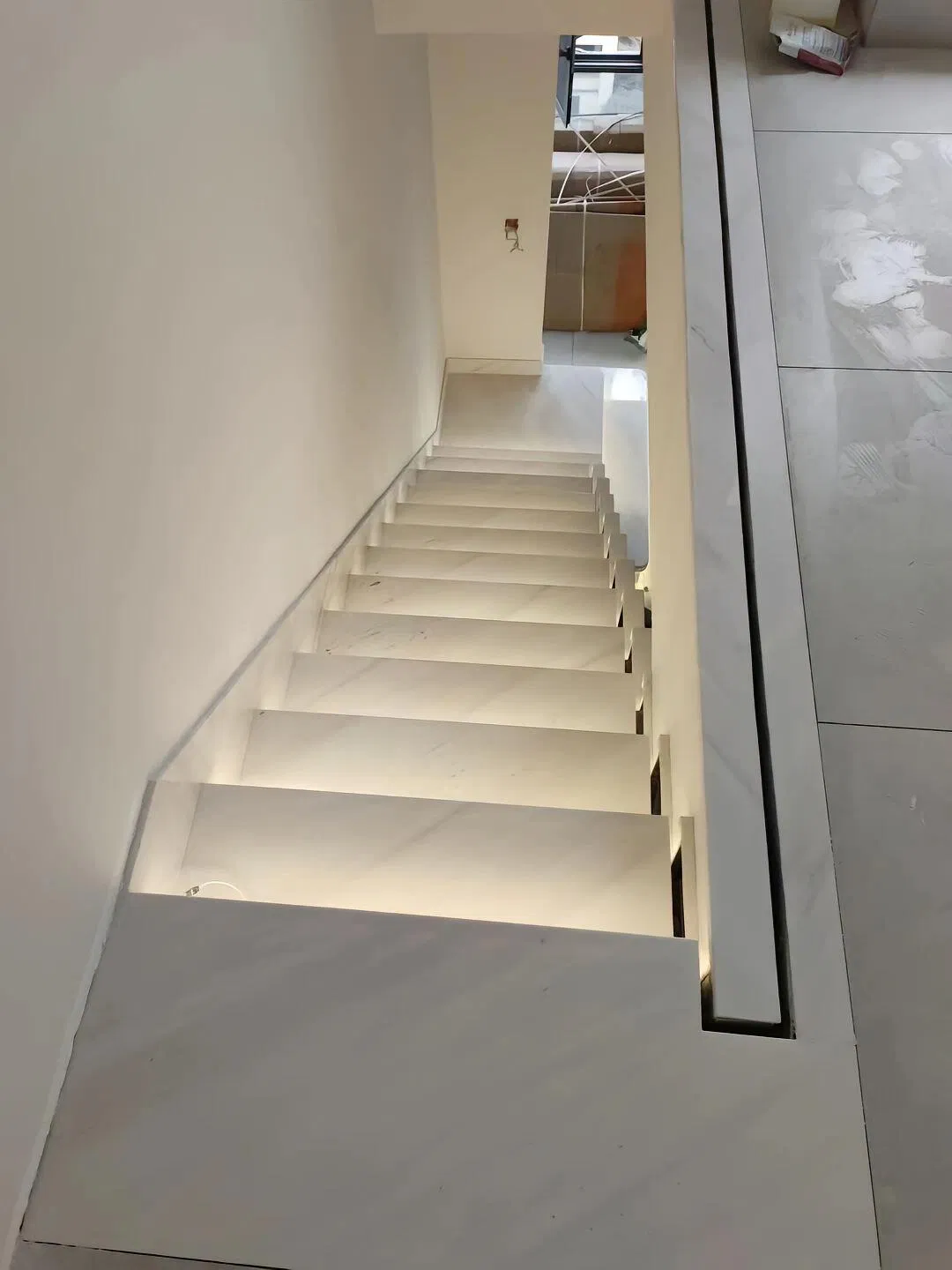 Natural White Marble Staircase Indoor Stairs Natural Stone Villa Luxury Straight /Curve Staircase