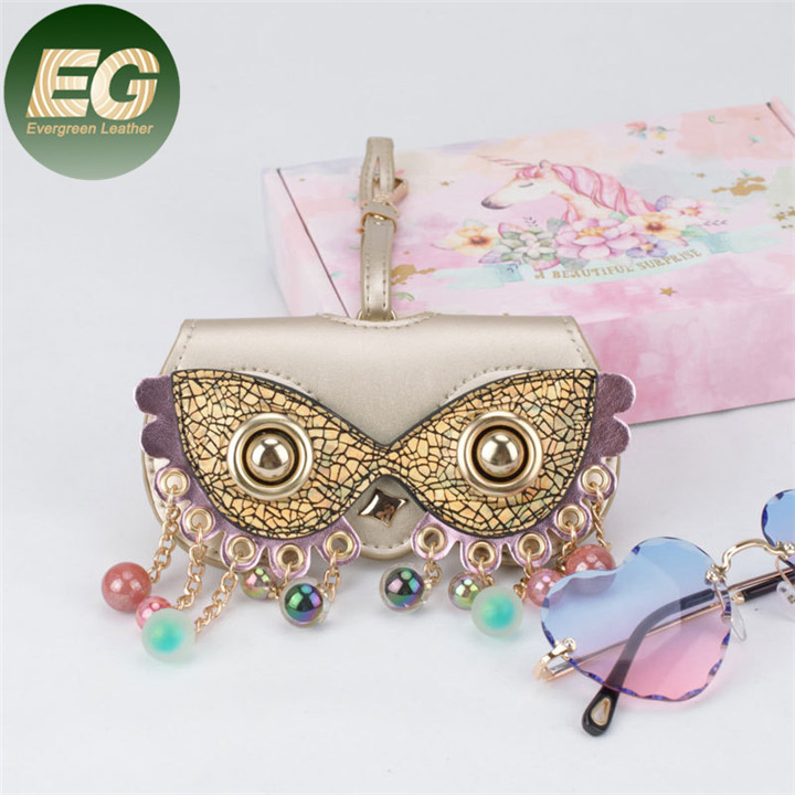 Ea079 Cute Removable Lipstick Folding PU Eye Sun Glass Bag Wholesale Luxury Travel Leather Holder Sunglasses Case Custom Logo
