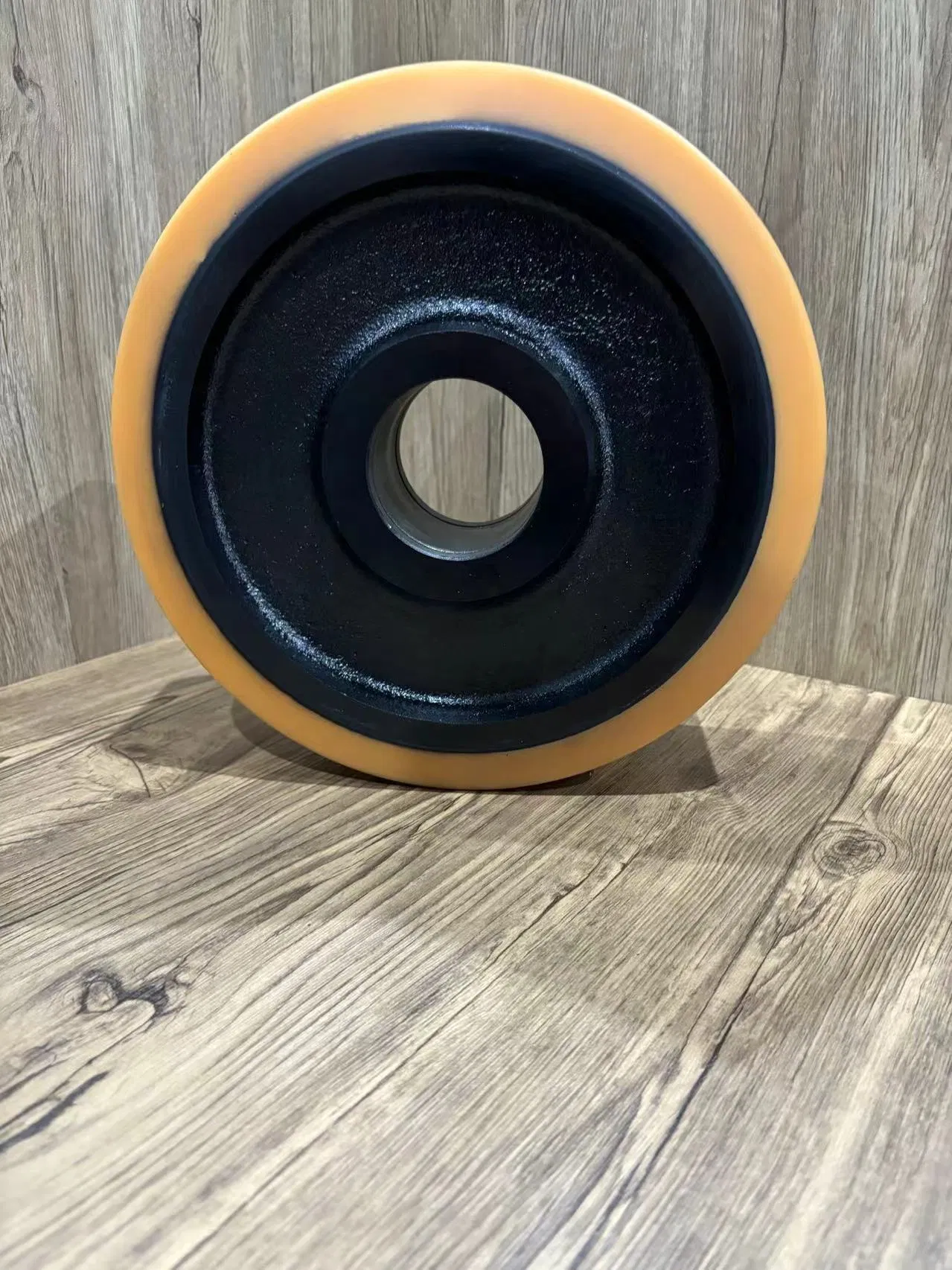 Колесо полиуретановое для погрузчика 305мм, грузоподъемное