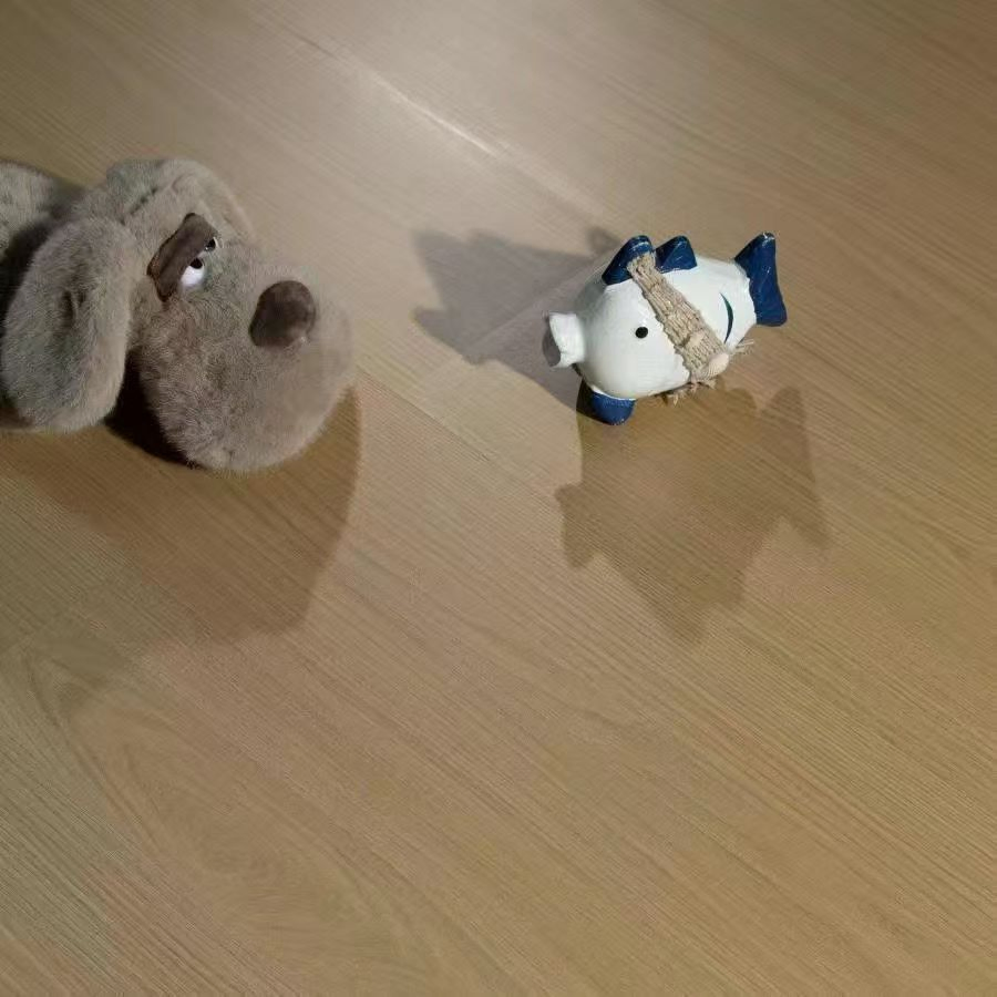 Водостойкий и износостойкий ламинат для дома