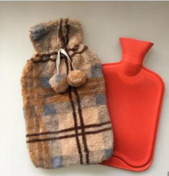 2023 Hot Sale Reusable Hot Water Bottles Rubber Hot Water Bag with Covers