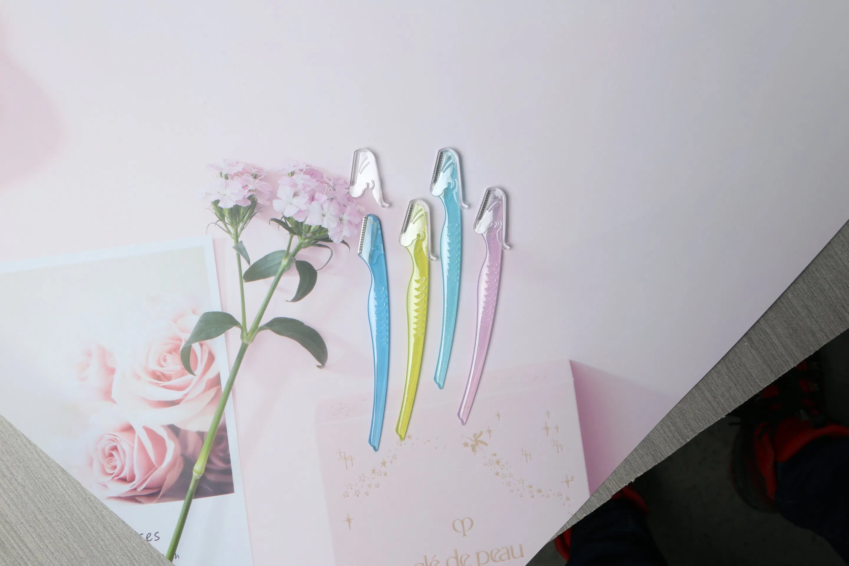 Premium Clear Eyebrow Trimmer with Sharp Stainless Steel Blade