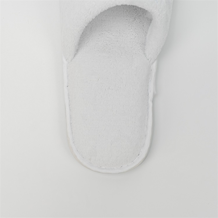 Disposable Hotel Slipper Wholesale Customized Embroidery Logo for Bathroom Guest