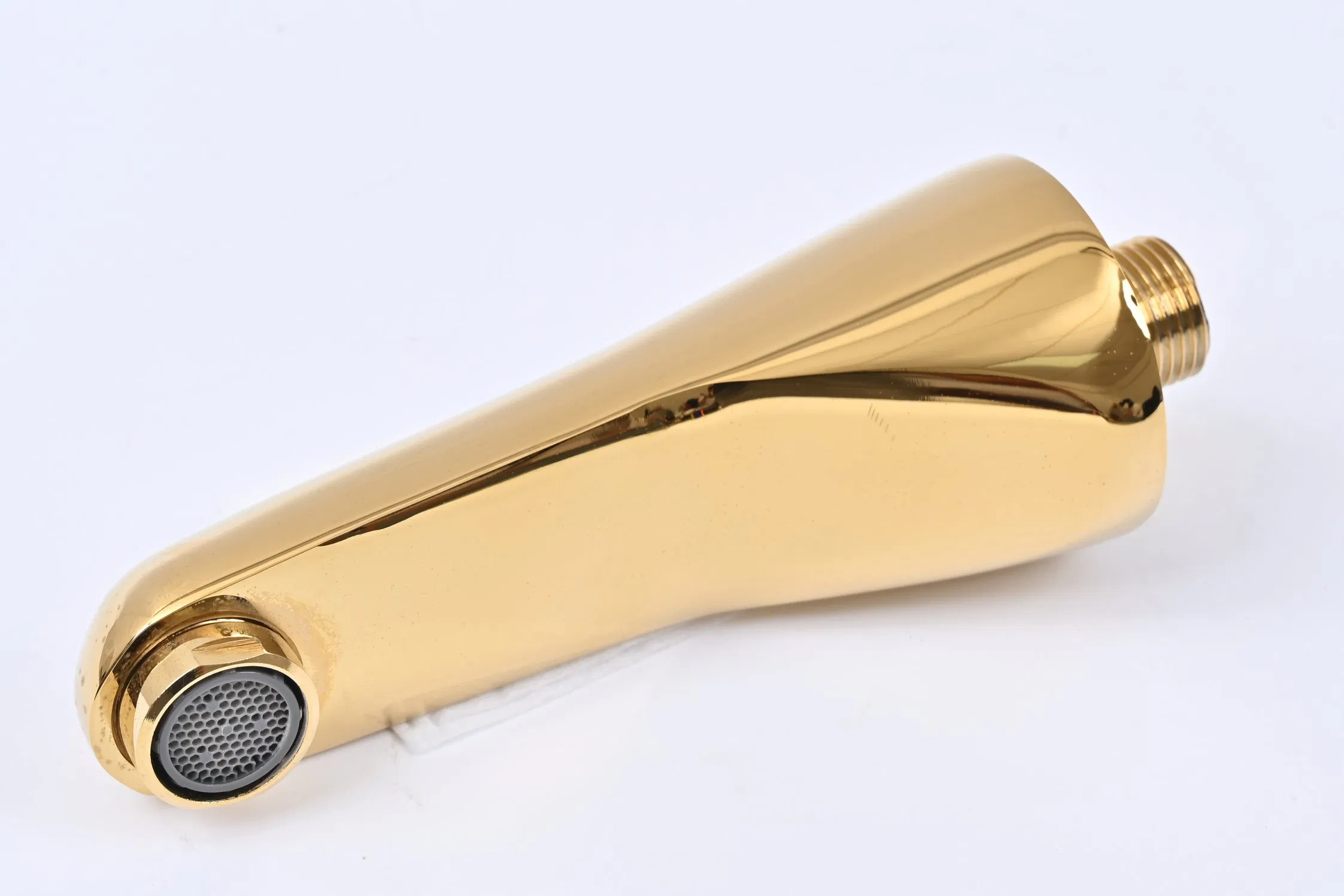 Скрытый настенный смеситель для ванны с золотым изливом