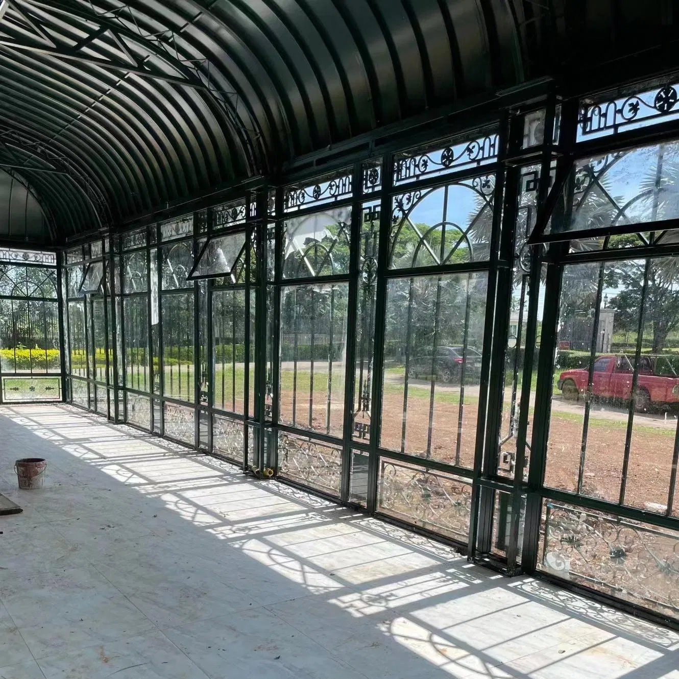 High-Quality Elegant Outdoor Garden Sunroom for Relaxing in The Sunshine