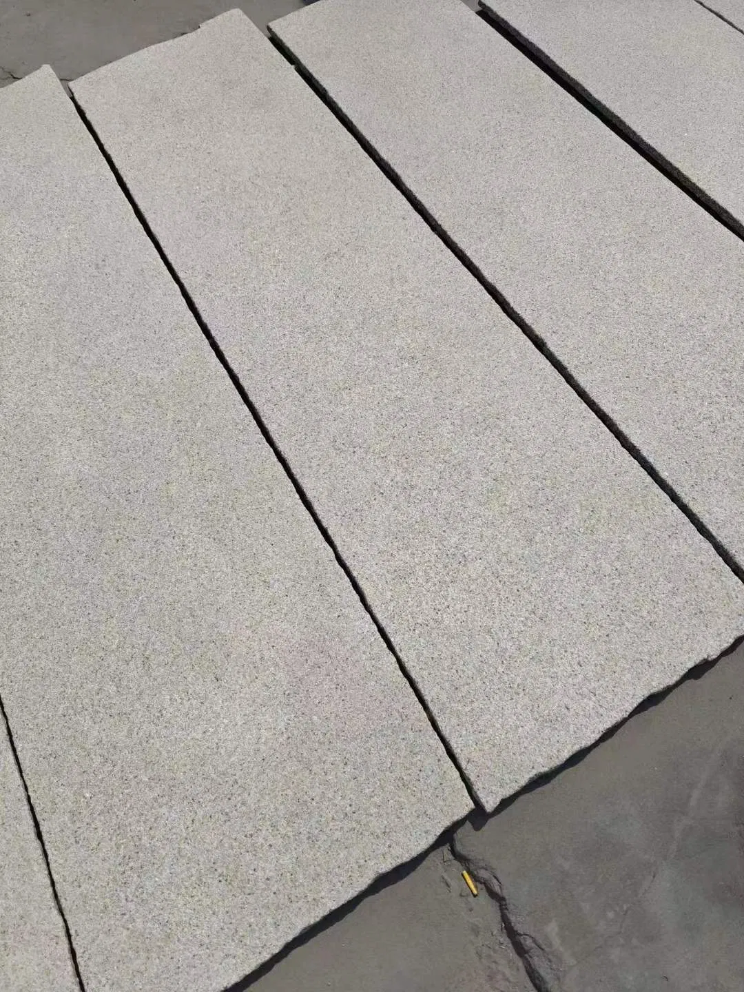 Natural Stone G682 Yellow Rusty Bush Hammered Granite Pavers for garden/outdoor/outside landscape/floor/wall/pool tiles/slabs