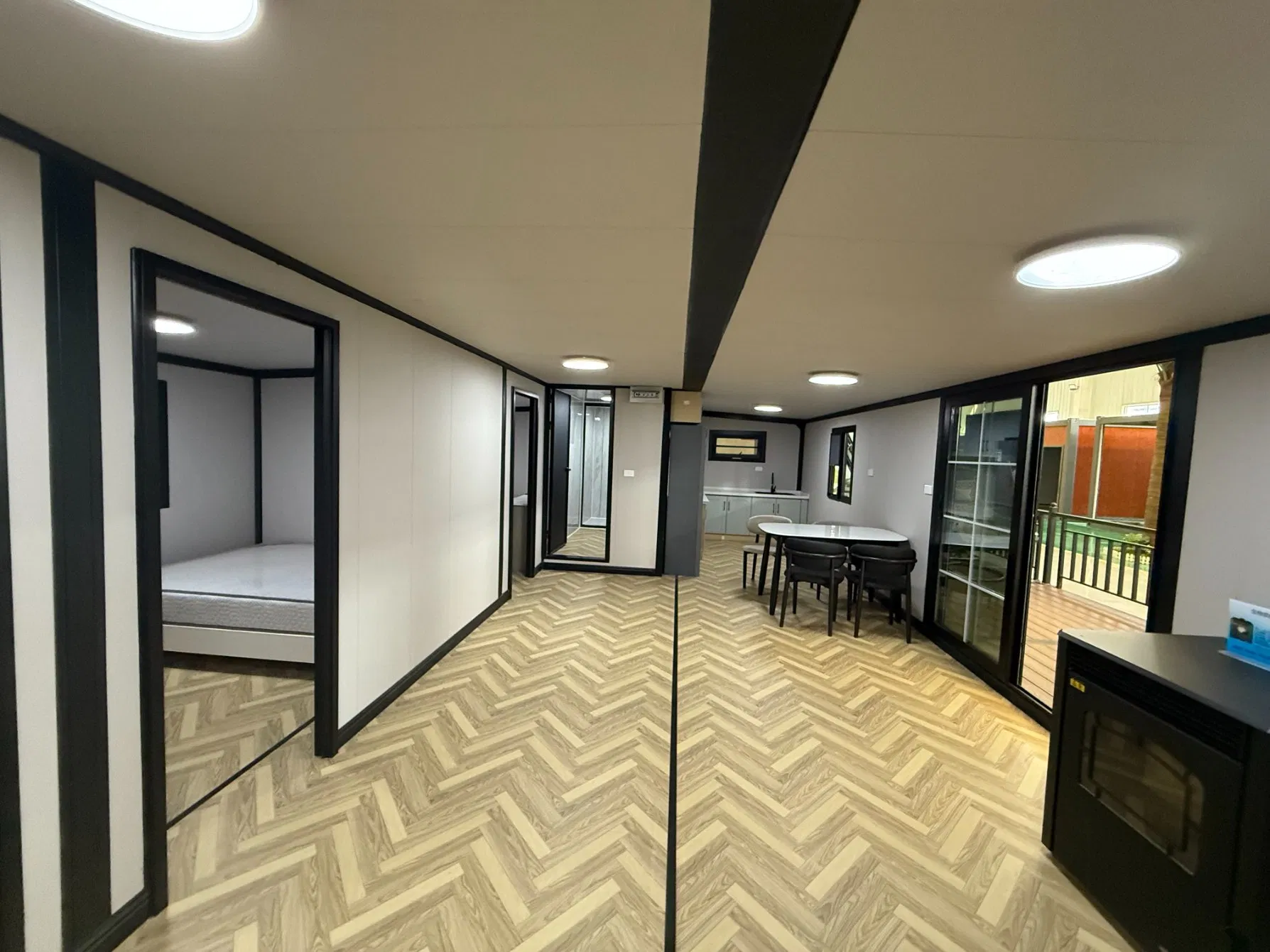 20FT 40FT Tiny Prefabricated Expandable Container Capsule House with Bathroom & Kitchen