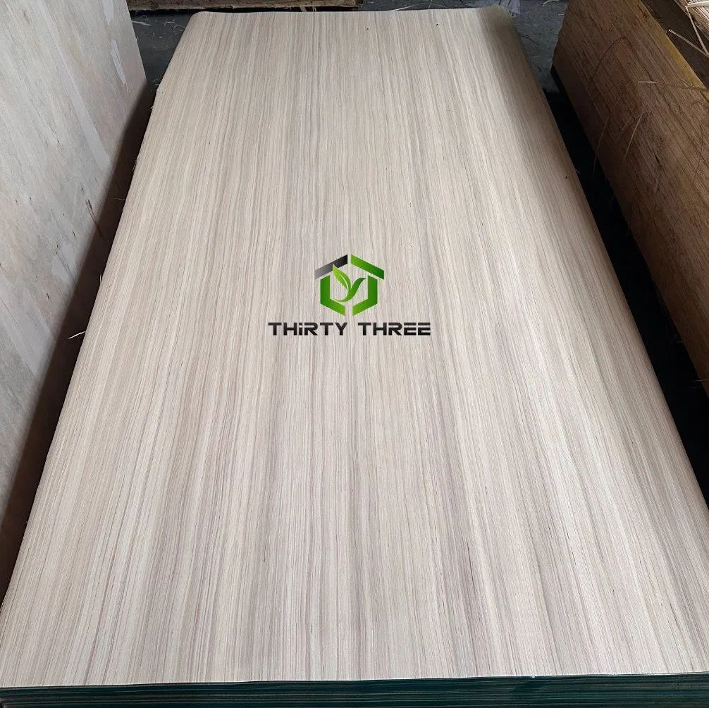 Grade a/B White 4*8FT 0.3mm Recon Poplar Veneer Can Use in Plywood/Faced Melamine Paper