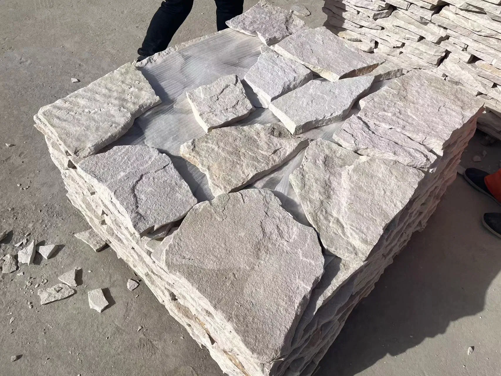 Random Patterns for Unique Interior and Exterior Design Projects Stone