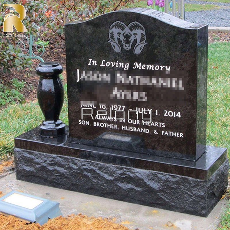 High Quality Marble Carving Stone Tombstone Hand Carved Marble Angel with Heart Monument for Sale