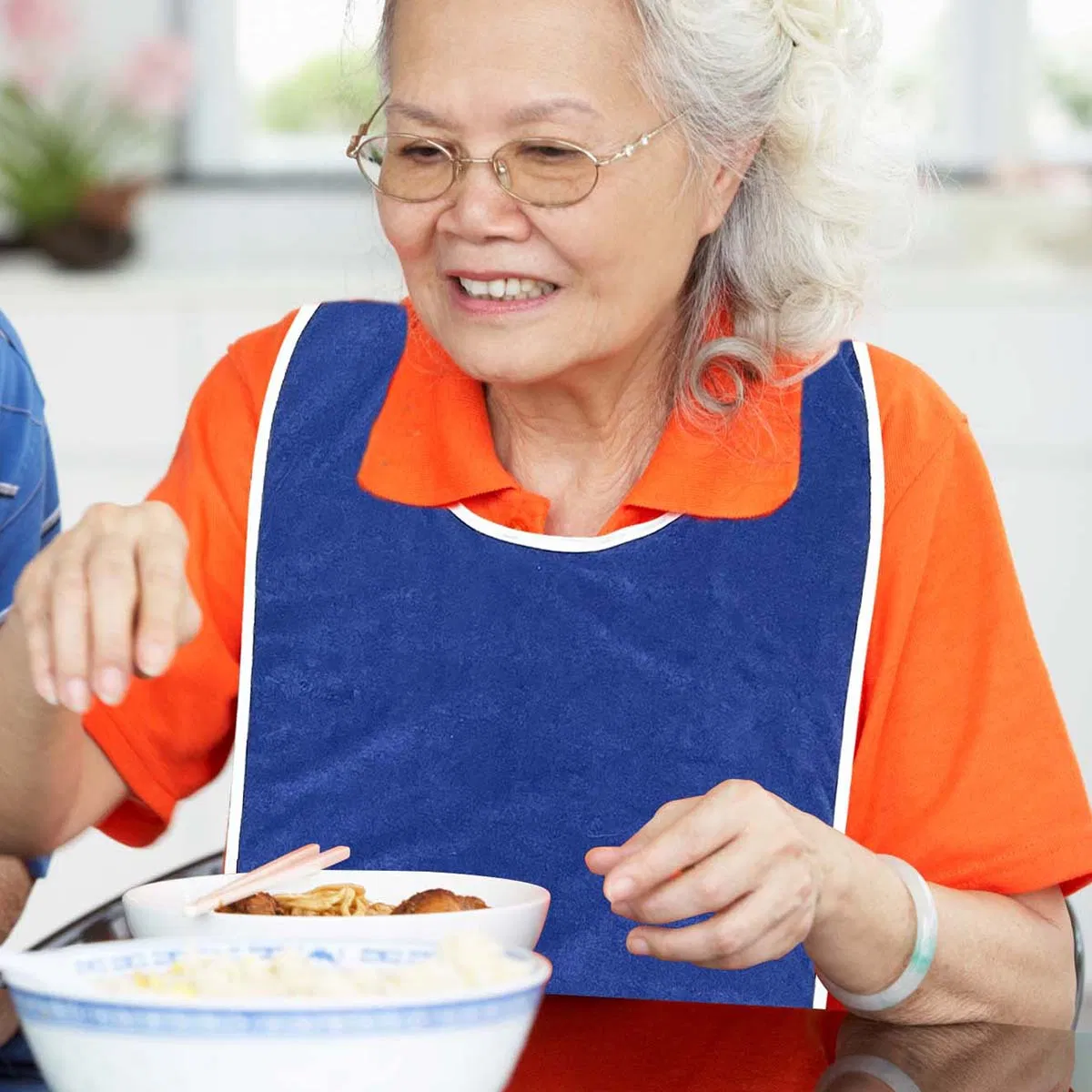 Waterproof Adult Bib, Adult Waterproof and Stain-Resistant Bib, Can Be Used to Wipe The Mouth with Saliva Wipes