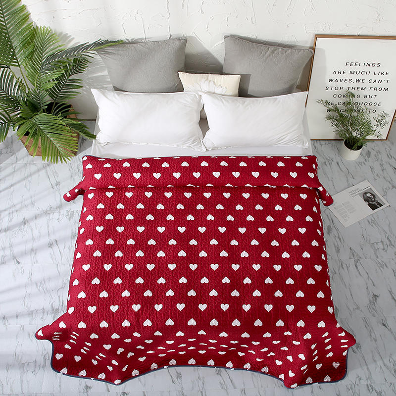 Cheap Price Red Color Heart Printed Embroidery Quilting Bedspread Bed Cover