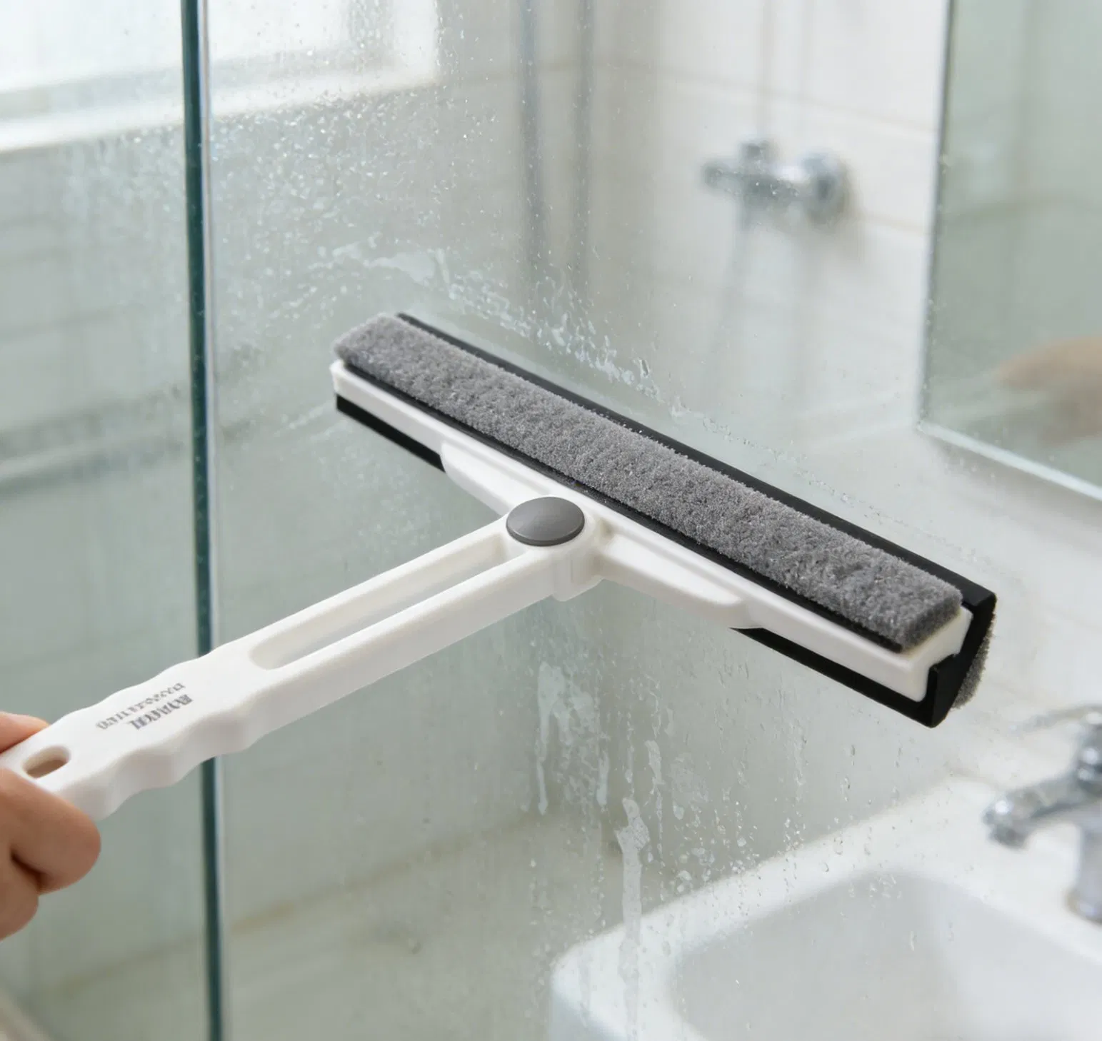 Hot Selling 2-in-1 Sponge Squeegee with Rotating Head Multi-Surface Window & Glass Cleaner for Bathroom, Shower & Car