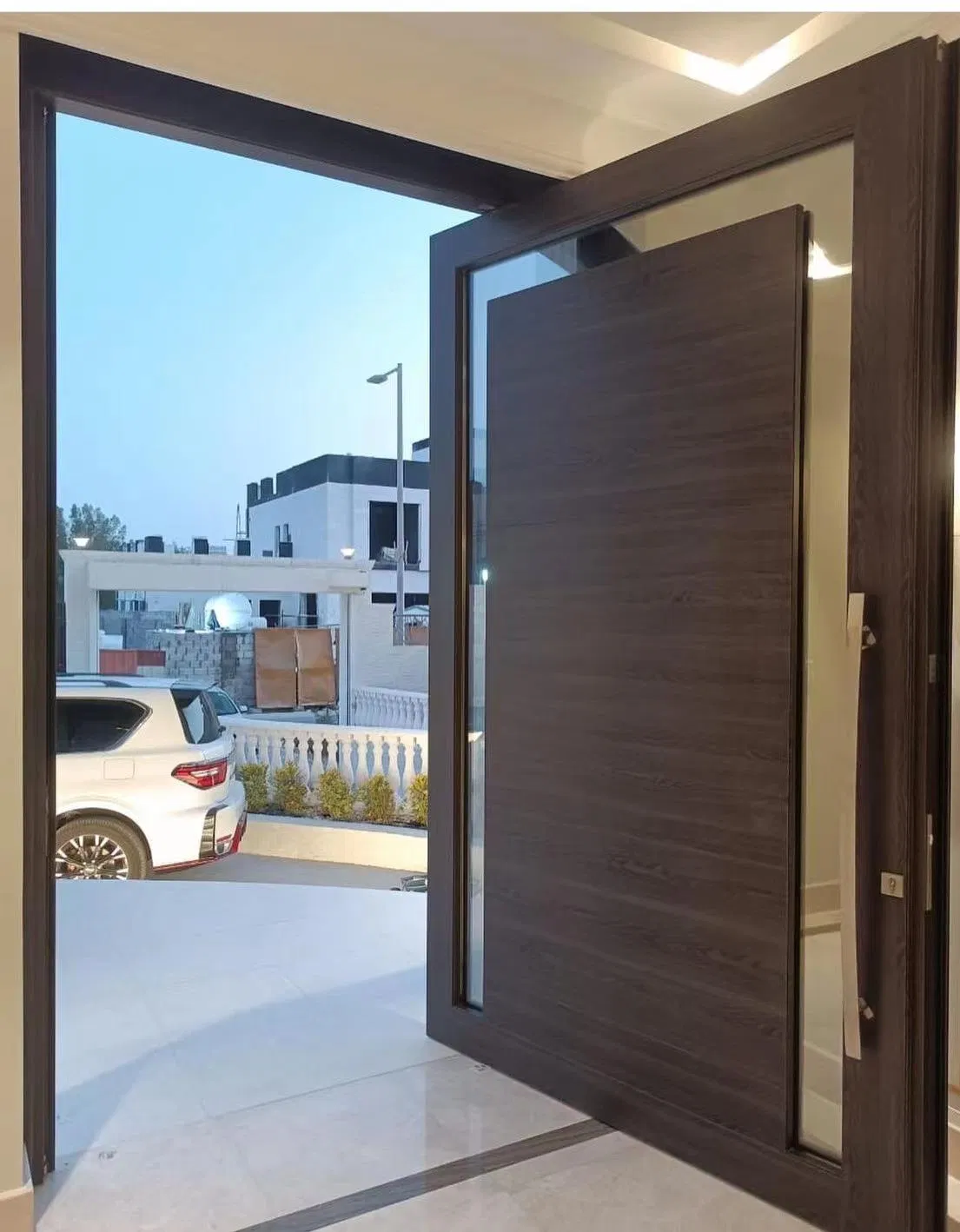 Good Price Front Entry Door Modern Smart Lock Entrance Pivot Door