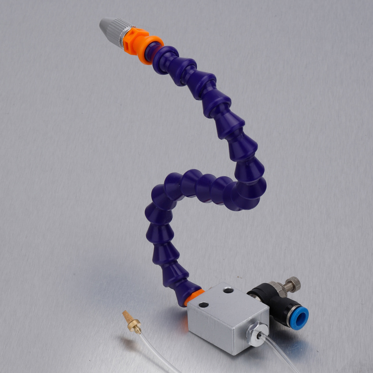 Гибкая пластиковая трубка для охлаждения жидкостей