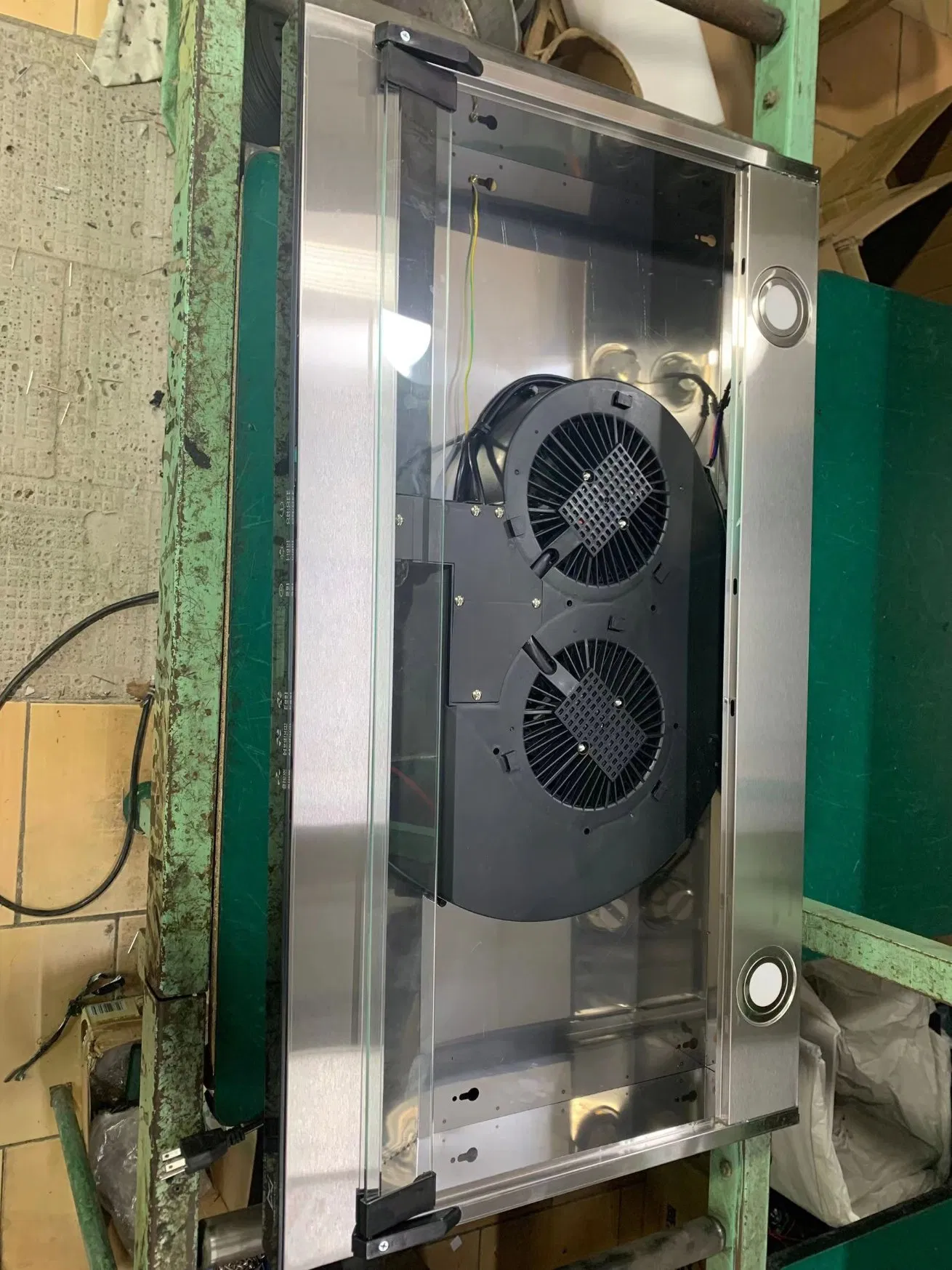 Ultra Slim Kitchen Range Hood for Optimal Airflow