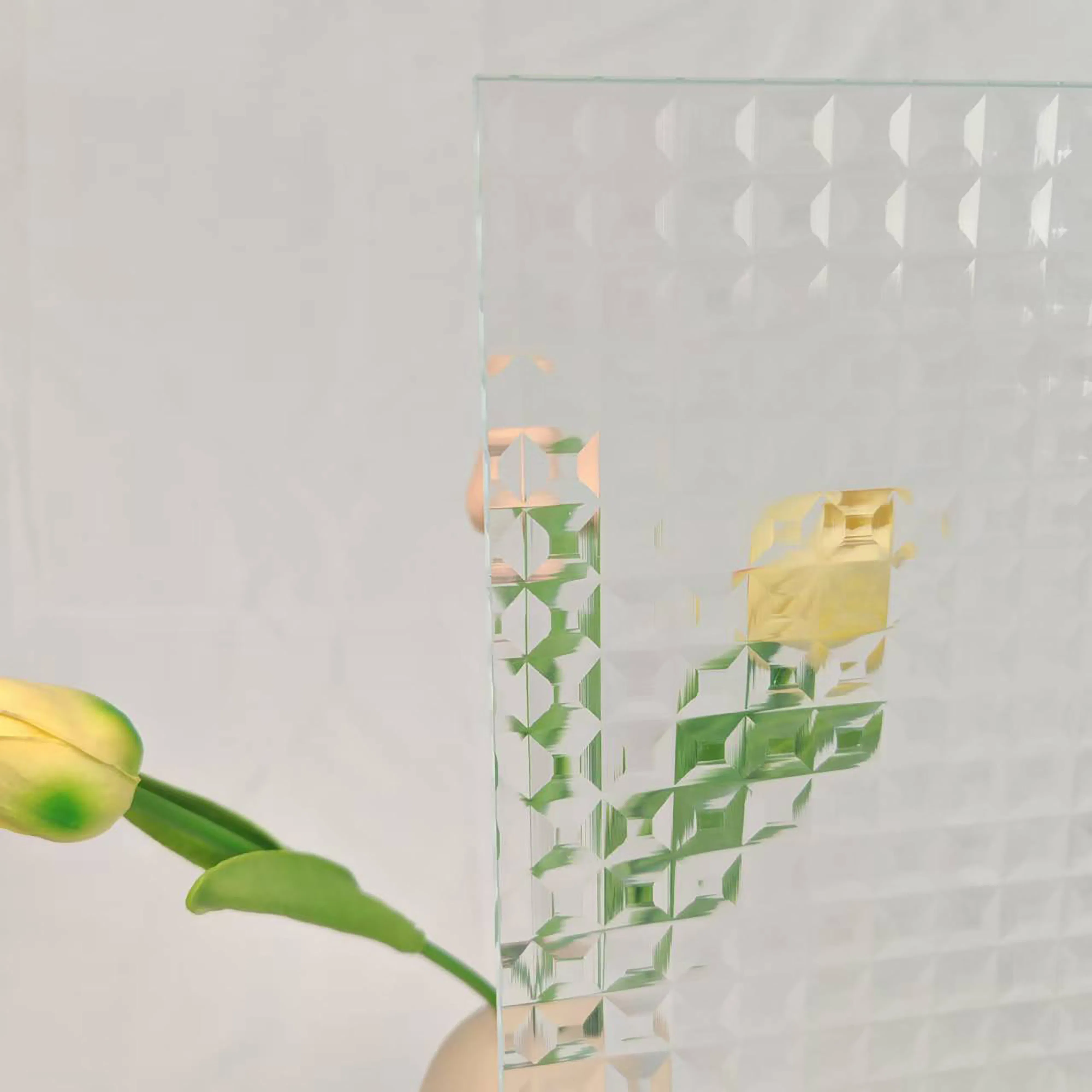 Custom Fashionable Shape Glass for Chic Home Decor Gifts