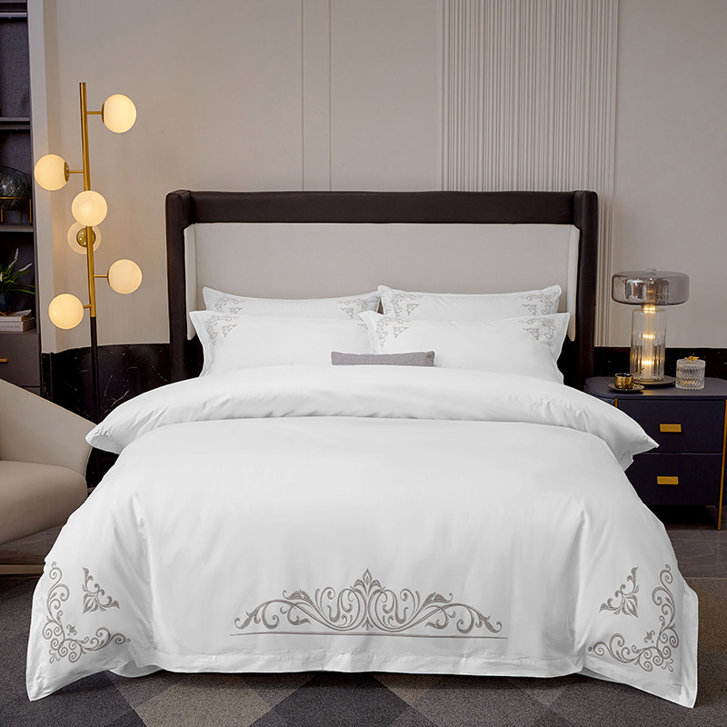 Queen King Size Four Pieces European Embroidery Duvet Cover Bedsheet Breathable & Cooling Bed Linen Hotel Luxury Bed Sheets ODM/OEM Bedding Set