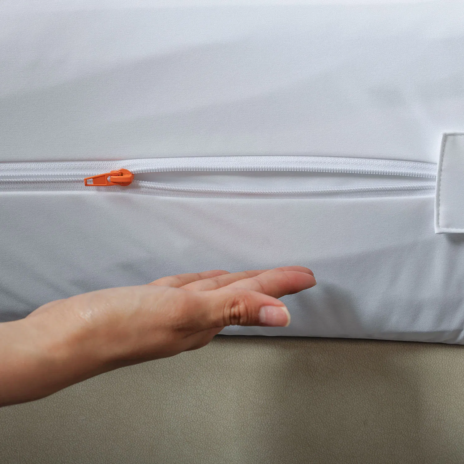 Hotel-Bedding Waterproof Mattress Protector Zippered Eco-Friendly Mattress Cover