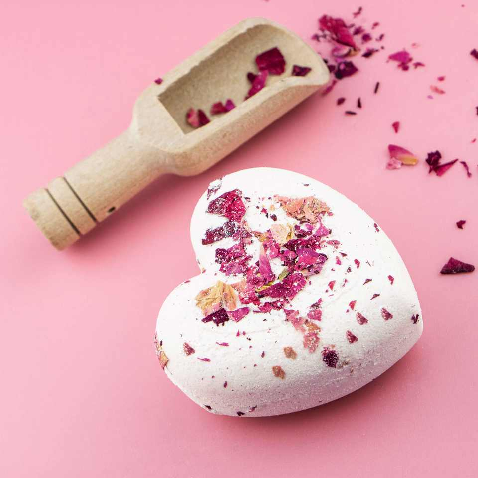 High Quality Safe Colorful Moisturize Nourishing Manufacturer Organic Heart Bath Bombs