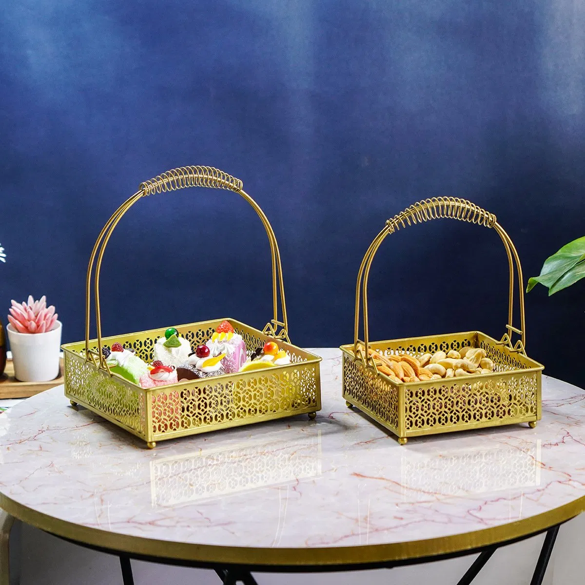 Iron Decorative Baskets Golden Fruit Platter Snack Storage Tray