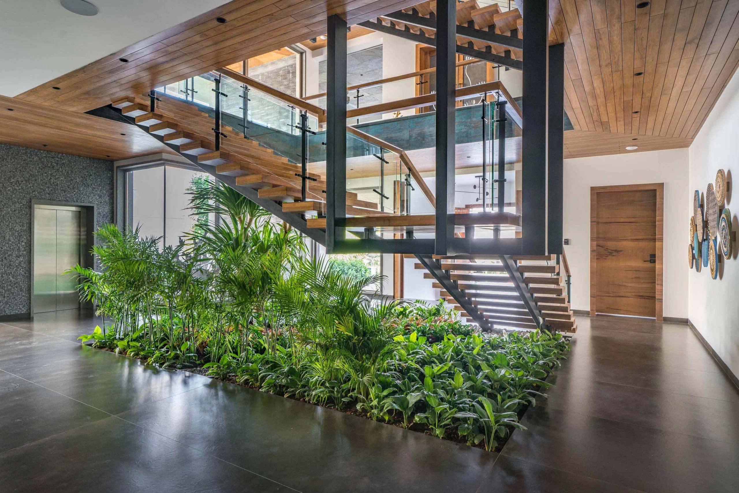 Cbmmart Affordable Wood Handrail Villas Wooden Staircases for Sale Gym Stairs