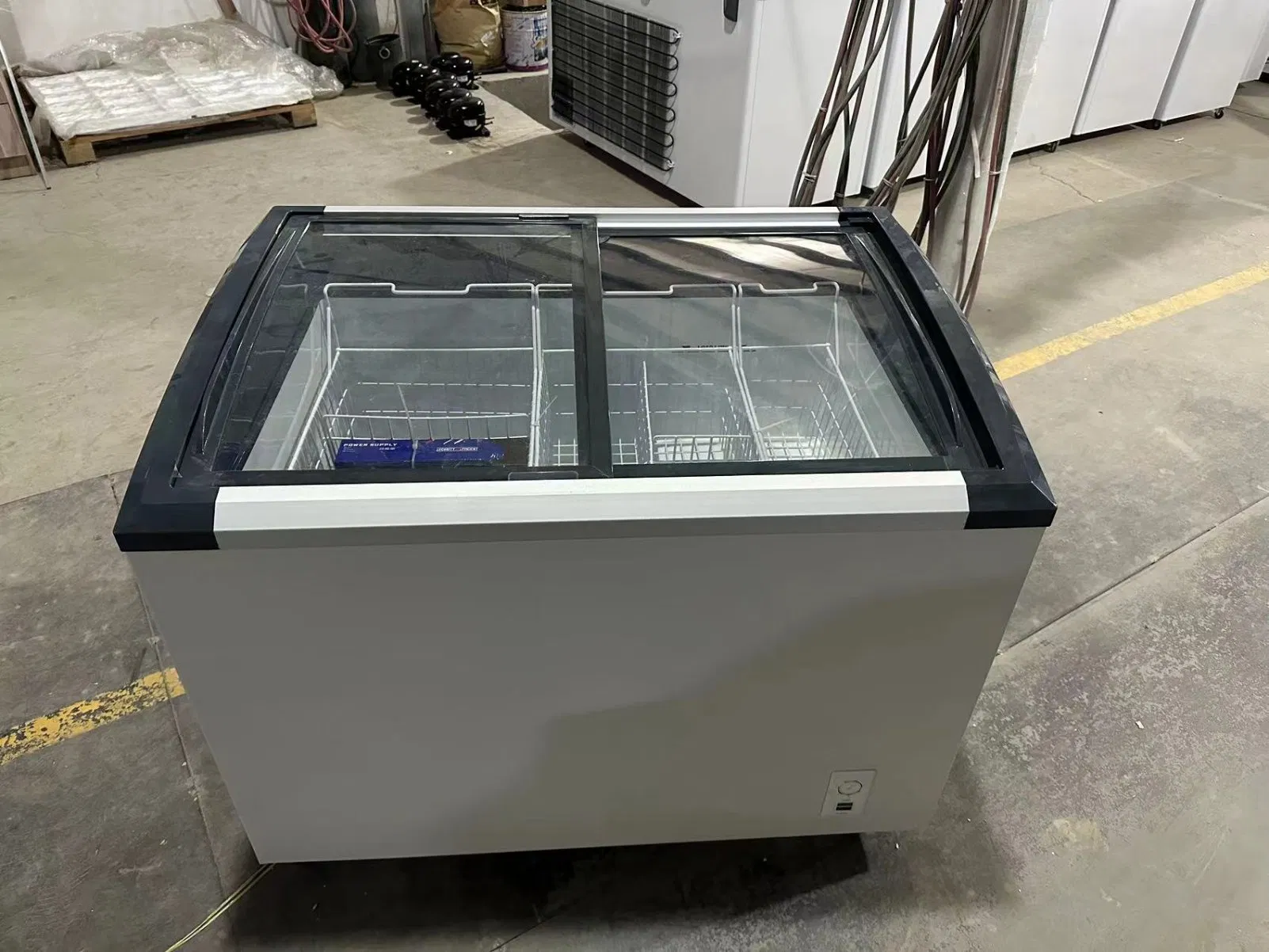 Juka Solar 85mm Thickness Curved Glass Door SD/Sc-168y Ice Cream Freezer