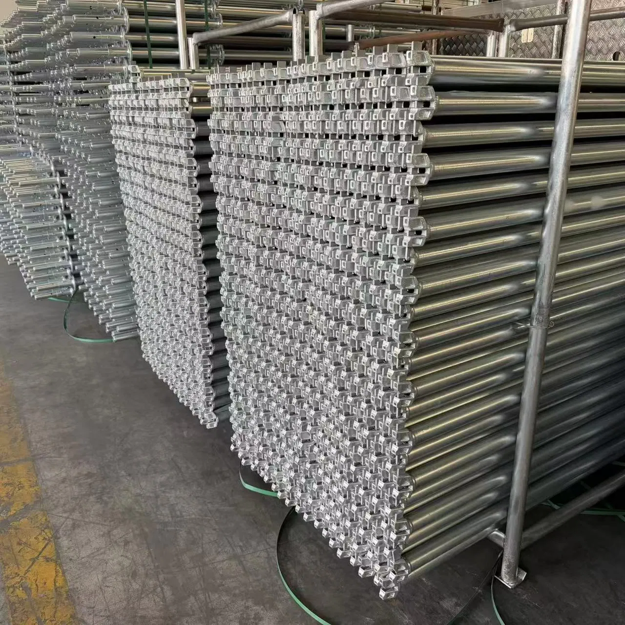 Heavy Duty Work Scaffold System Layher Product Ringlock Scaffolding Ledger for Sale