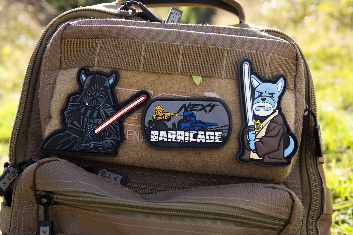 Значок силиконовый 3D светящийся с логотипом