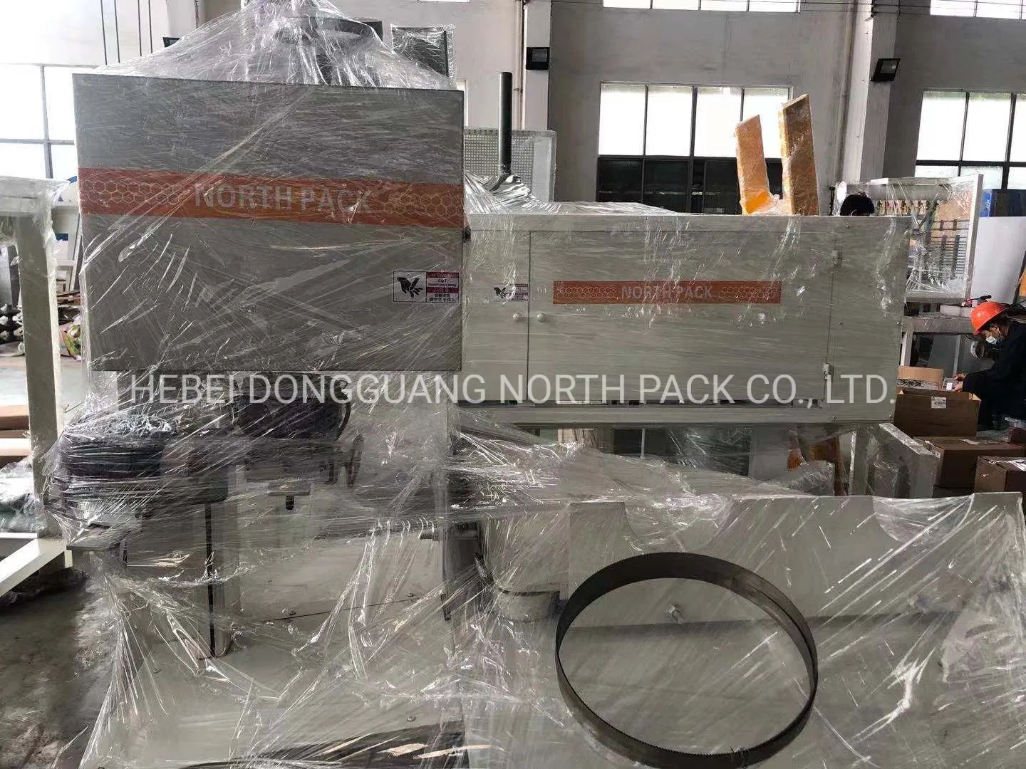 Automatic honeycomb paperboard making production line
