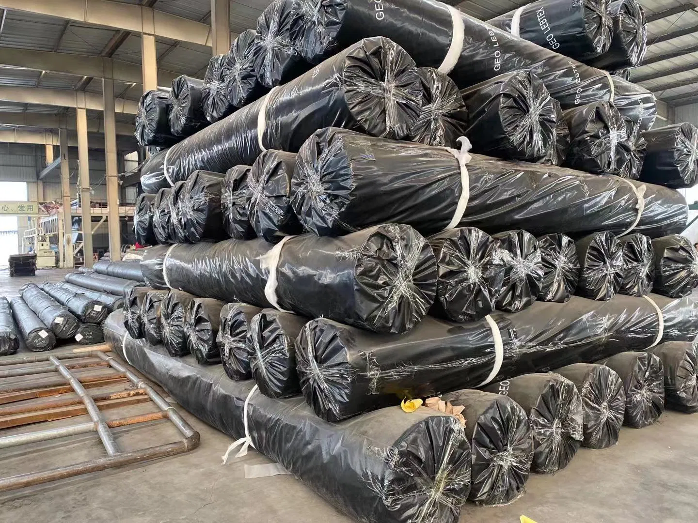 High Quality 80kn/100kn/150kn/200kn Polyester Geogrid for Retaining Wall