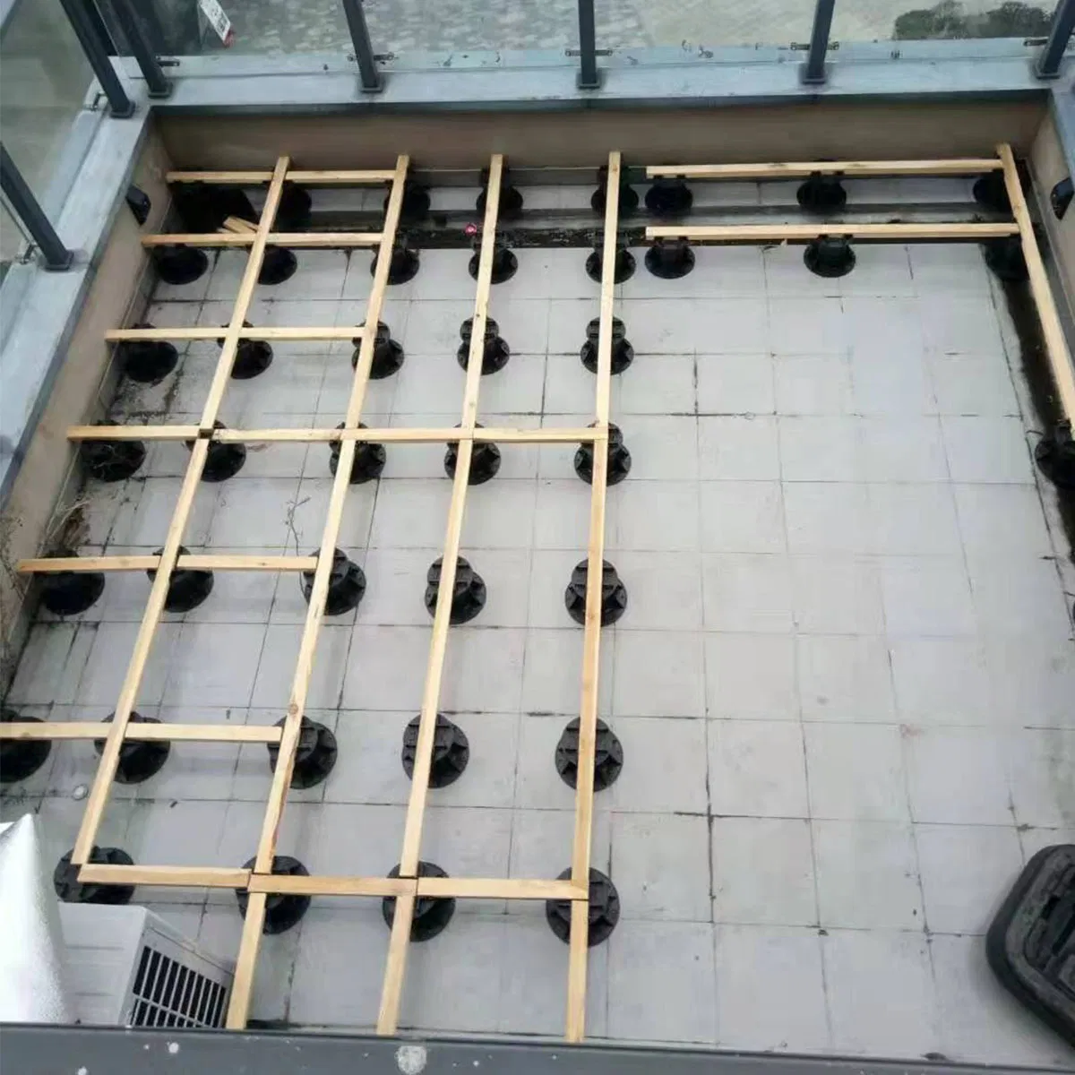 Innovative Adjustable Decking Pedestals for Easy Leveling Solutions