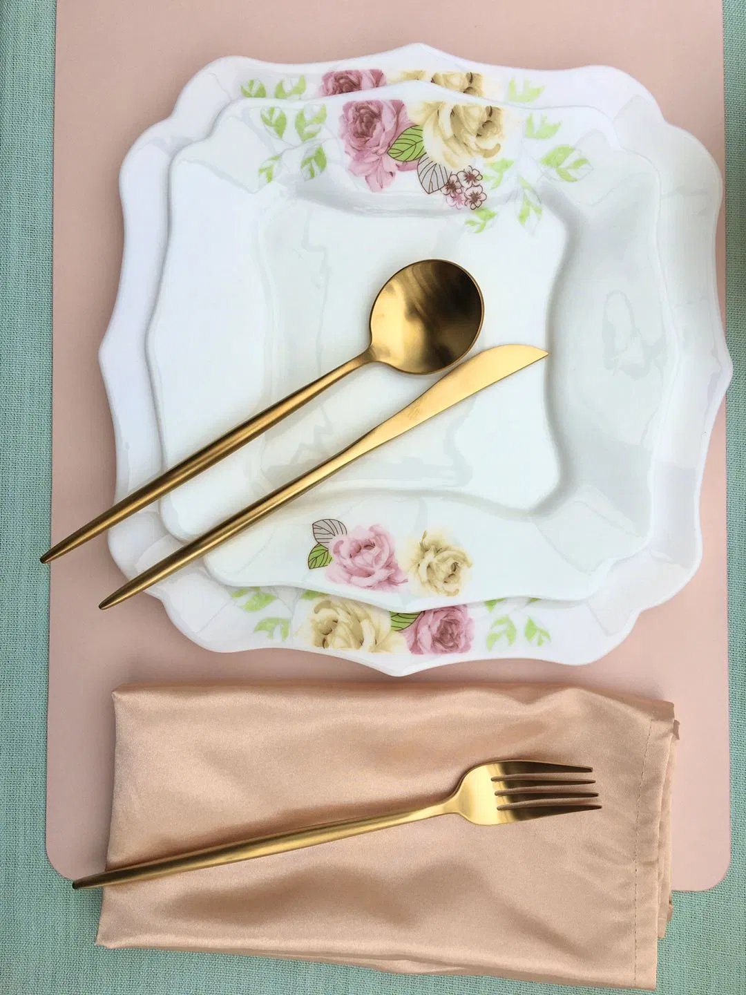 Gold Portuguese Classic Flatware Cutlery Stainless Steel Dinner Fork Food Safe Stainless Steel Flatware Set Hot Selling Cutlery