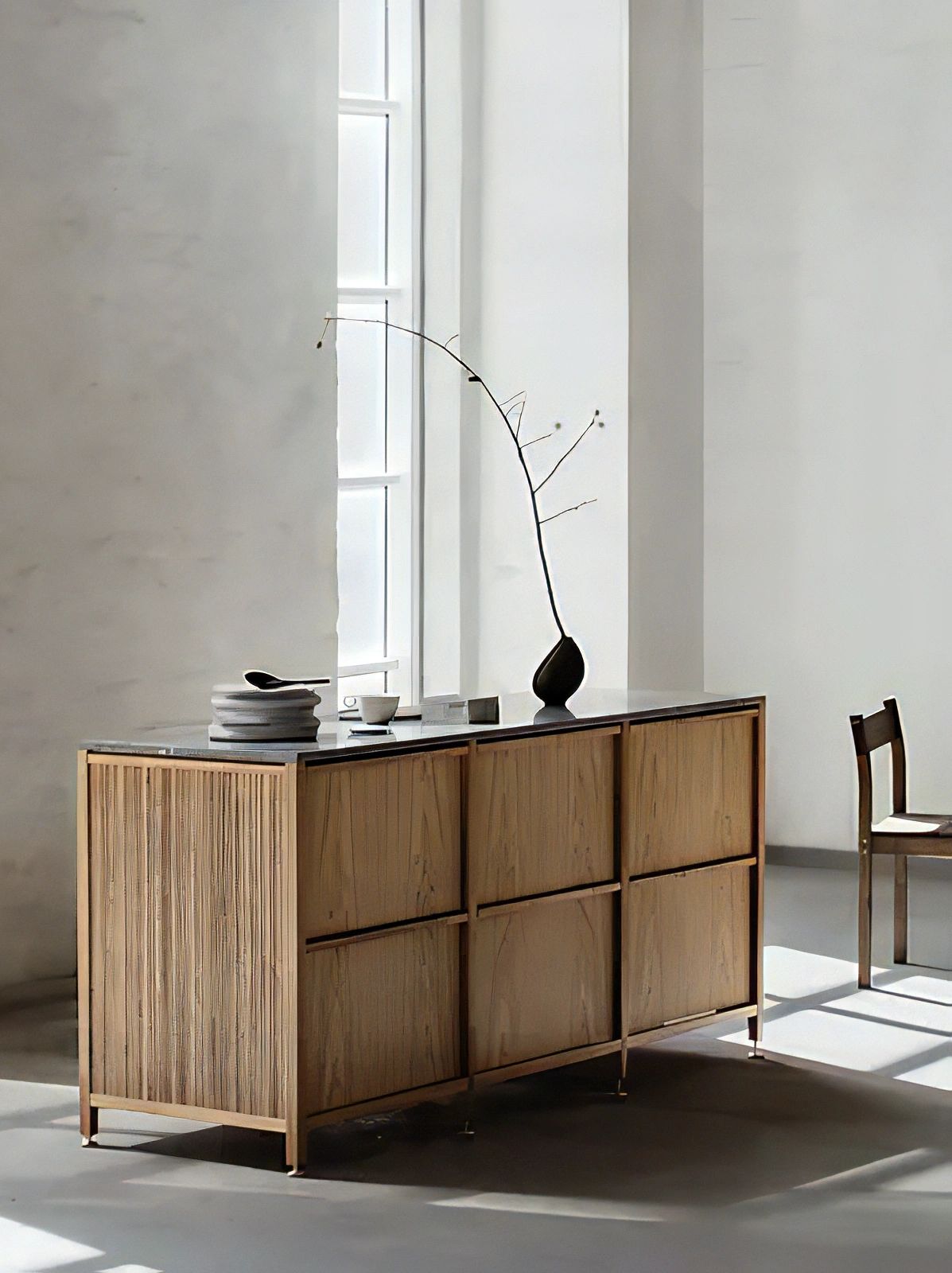 Барная стойка домашняя деревянная со шкафами и стульями