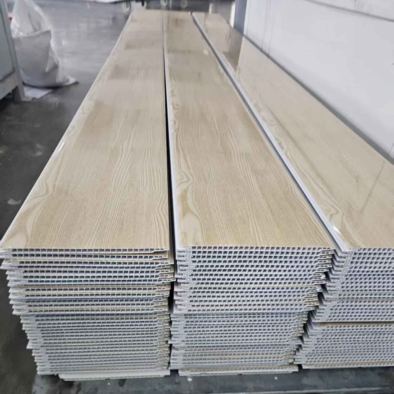 Modern Warehouse PVC Ceiling Tiles-Bent Sandwich Panel Design Fireproof & Waterproof