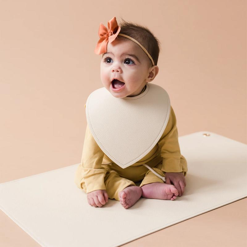 Unisex OPP Packing Bag Baby Vegan Leather Drool Bibs Baby Dribble Bibs