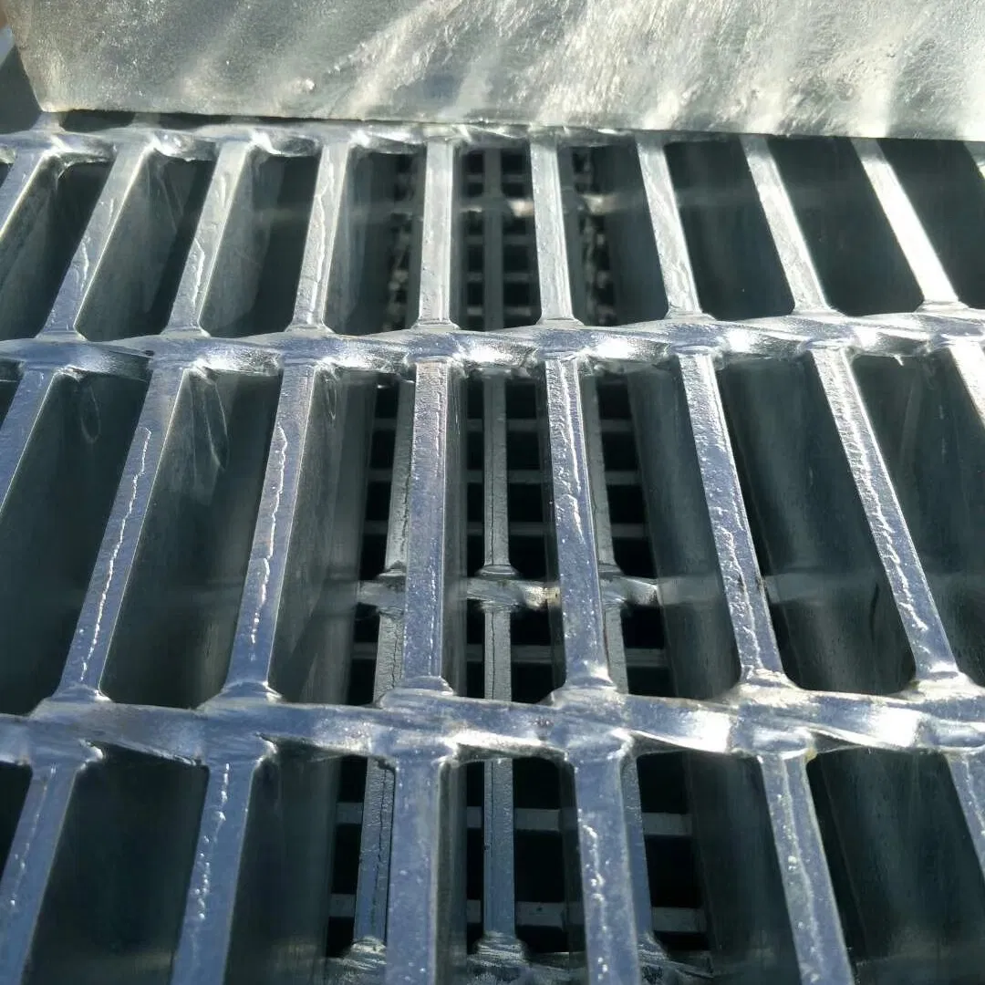 Durable Steel Walkways Floor Grating for Outdoor Stair Treads Platform
