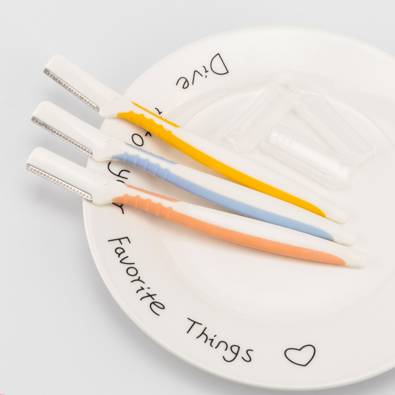 Precision Eyebrow Trimmer for Quick and Effortless Grooming