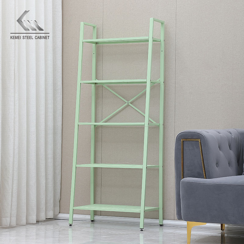 Промышленная книжная полка-лестница для гостиной