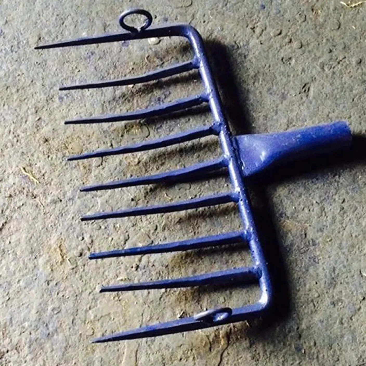 Nine Teeth Pulling Rake Gravel Fork