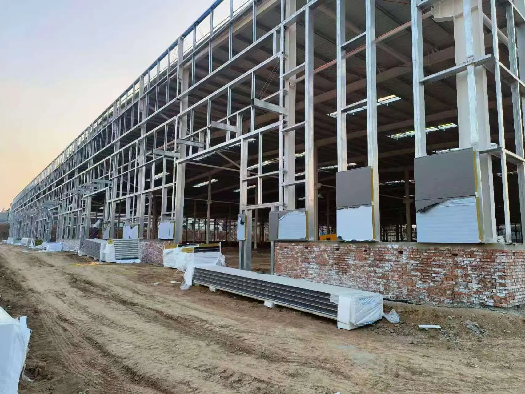 Customized Hot Dipped Galvanized Pre-Engineered Portal Steel Frame Building Steel Structure Warehouse Steel Structures Workshop