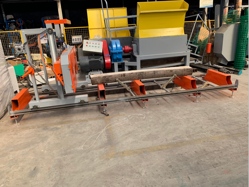 Ленточнопильный станок по дереву козловой