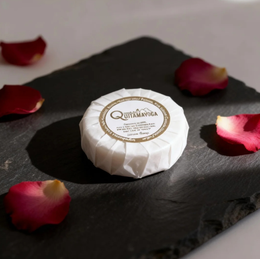 25g Round Hotel Guest Soap in White Laminated Paper Wrap with Custom Label