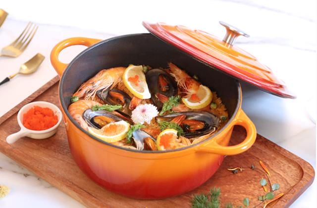 Enamel Pot Household Cast Iron Pot Multi-Purpose Stew Pot 26cm Soup Pot Enamel Stew Magnetic Cooker Gas Universal Pot